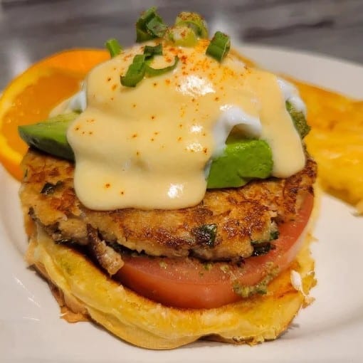 Crab Cake Eggs-Benny.